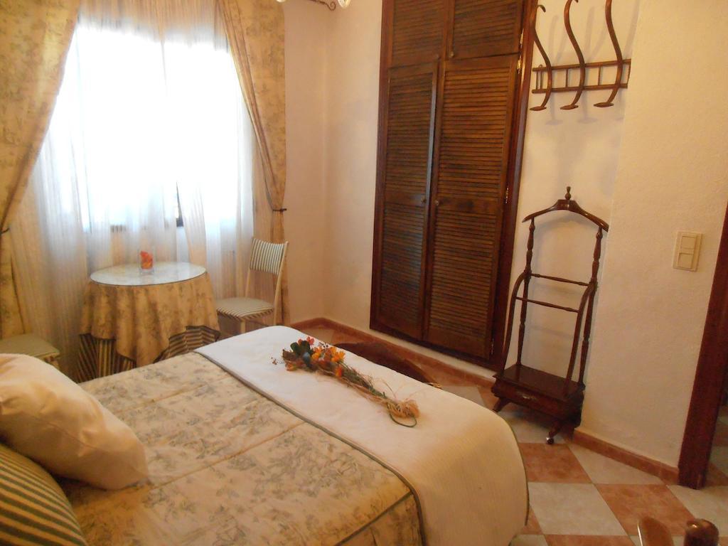 Alojamiento Rural Torre Hueca Hotell Pinos Puente Rum bild
